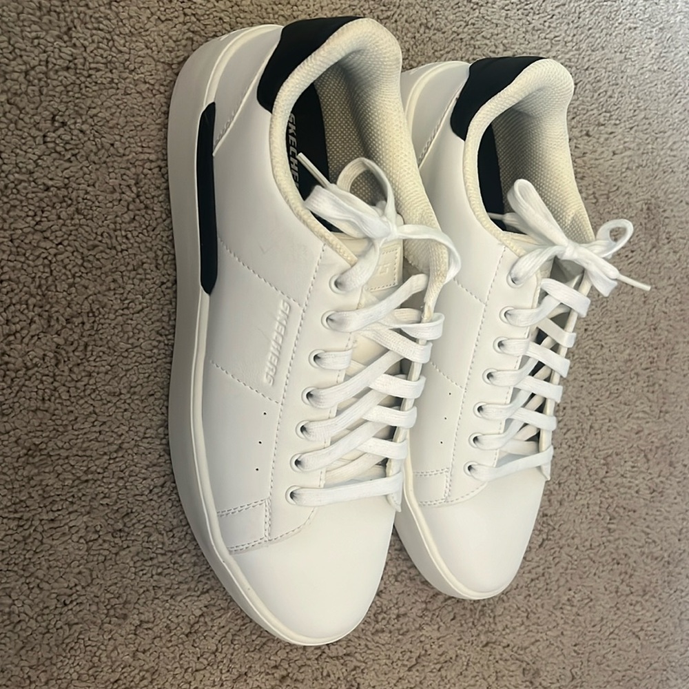 White Sketchers. Men’s size 11